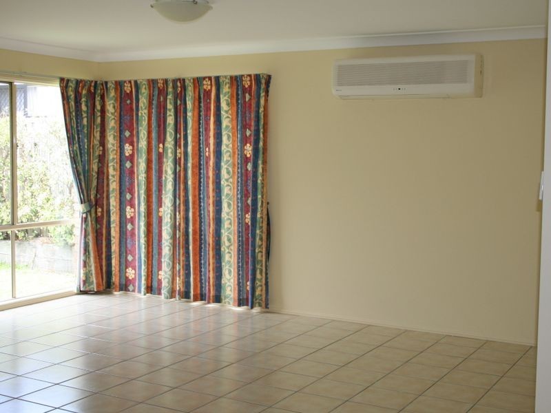 7 Naracoorte Place, Parkinson QLD 4115