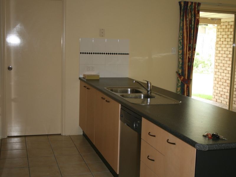 7 Naracoorte Place, Parkinson QLD 4115