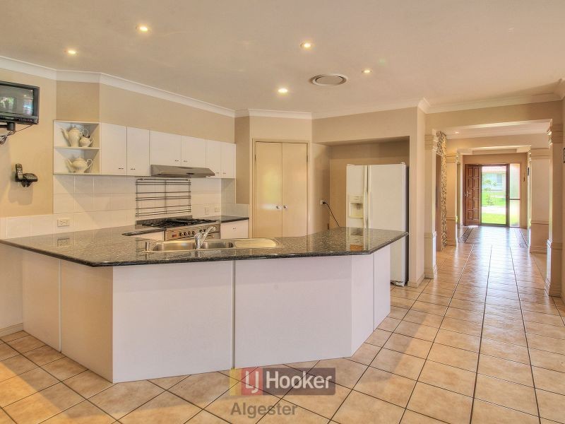 77 Ulinga Crescent, Parkinson QLD 4115