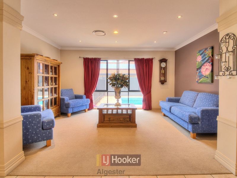 77 Ulinga Crescent, Parkinson QLD 4115