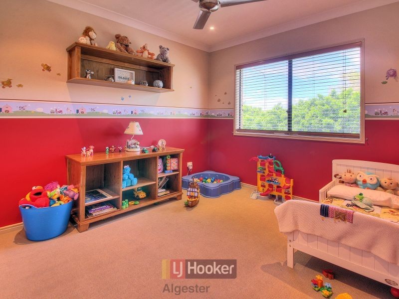 77 Ulinga Crescent, Parkinson QLD 4115