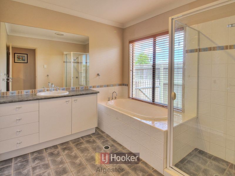 77 Ulinga Crescent, Parkinson QLD 4115