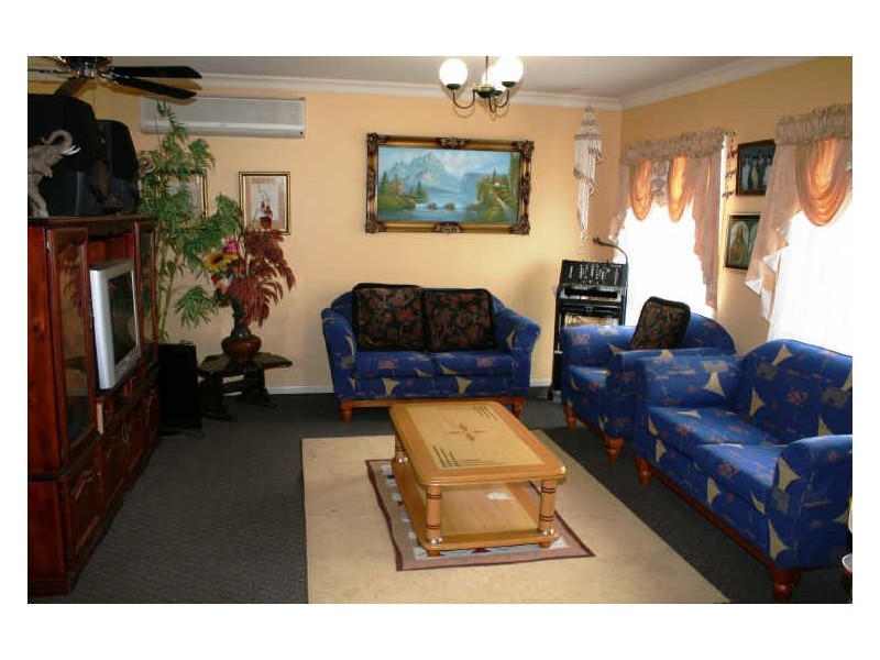 137 Glenfield Street, Parkinson QLD 4115