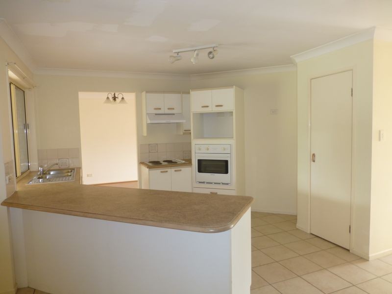 6 Balgownie Crescent, Parkinson QLD 4115