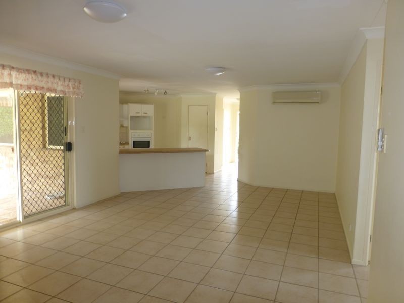 6 Balgownie Crescent, Parkinson QLD 4115