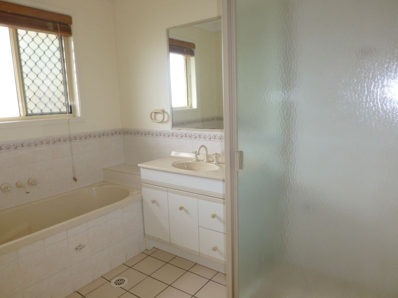 6 Balgownie Crescent, Parkinson QLD 4115