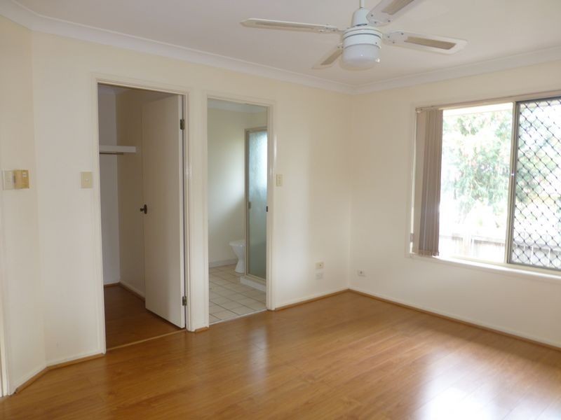 6 Balgownie Crescent, Parkinson QLD 4115