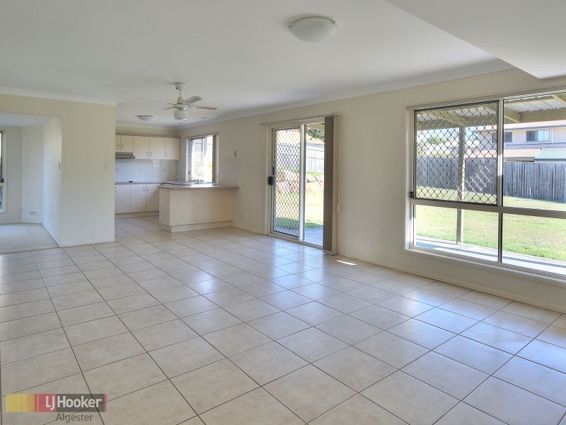 19 Cordeaux Place, Parkinson QLD 4115
