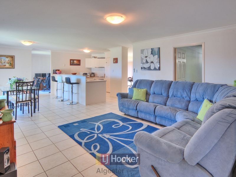 18 Clifton Place, Parkinson QLD 4115