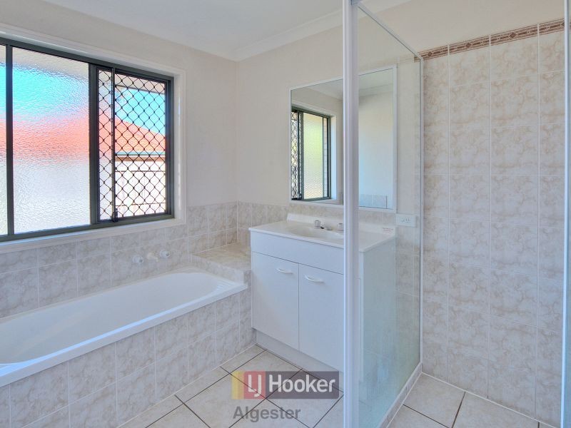 18 Clifton Place, Parkinson QLD 4115