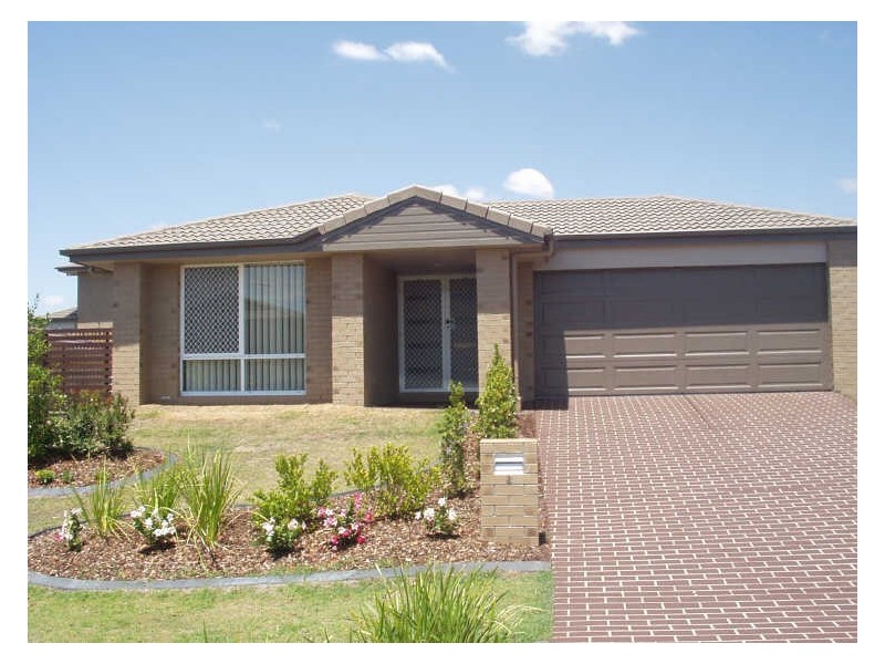 8 Mimosa Street, Parkinson QLD 4115