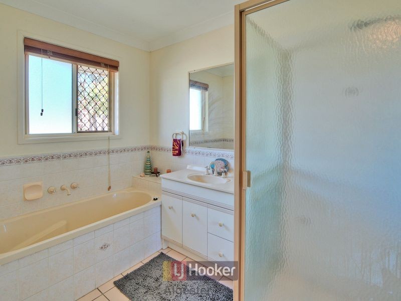 6 Balgownie Crescent, Parkinson QLD 4115