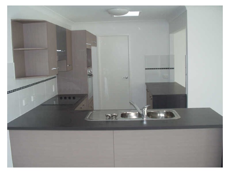 6 Yengo Street, Parkinson QLD 4115