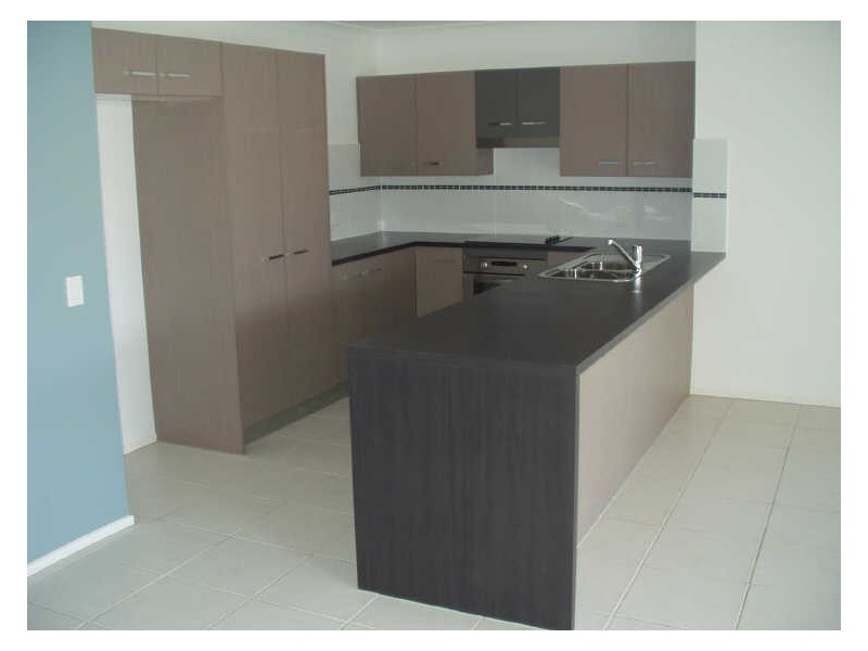 13 Yengo Street, Parkinson QLD 4115