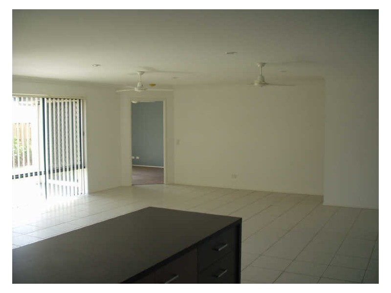 13 Yengo Street, Parkinson QLD 4115