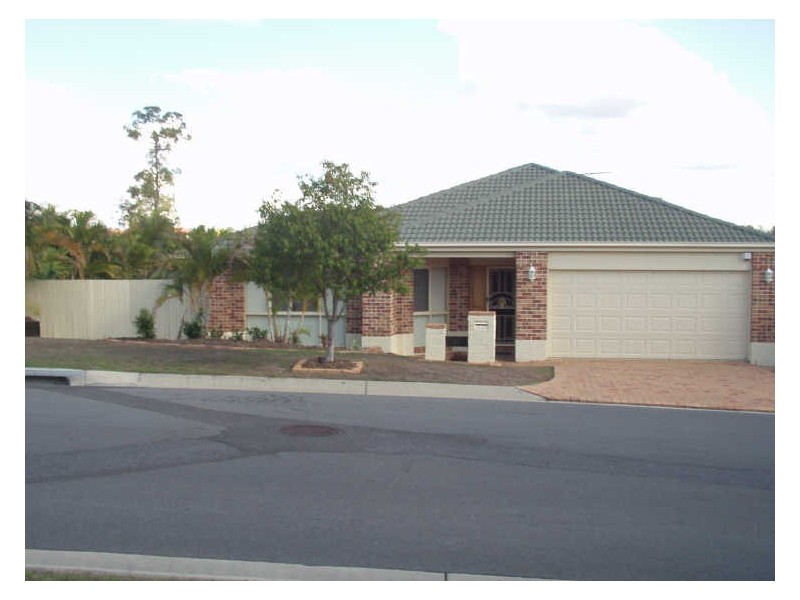 11 Strathaird Place, Parkinson QLD 4115
