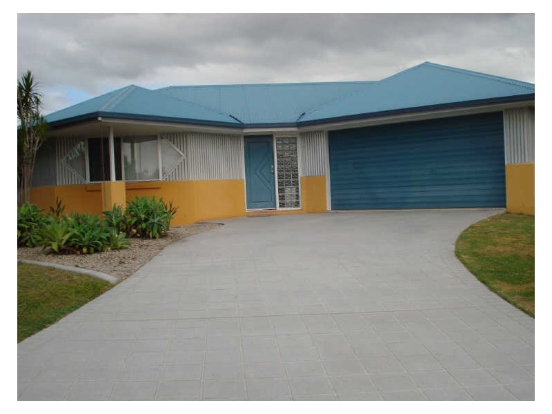 11 Barrington Place, Parkinson QLD 4115