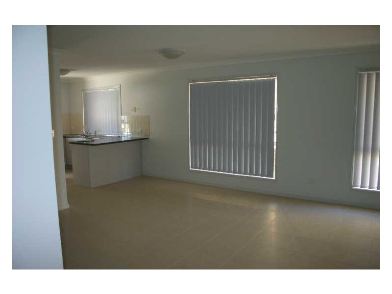 35 Michigan Crescent, Parkinson QLD 4115