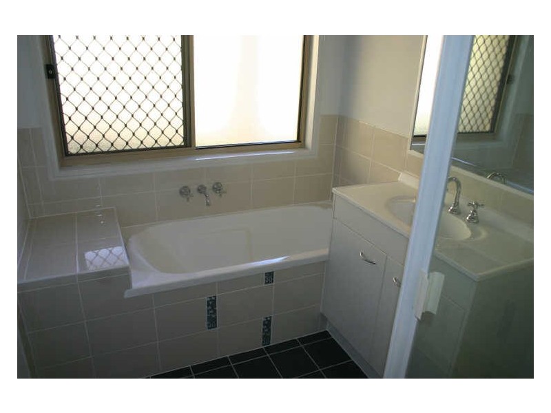 35 Michigan Crescent, Parkinson QLD 4115