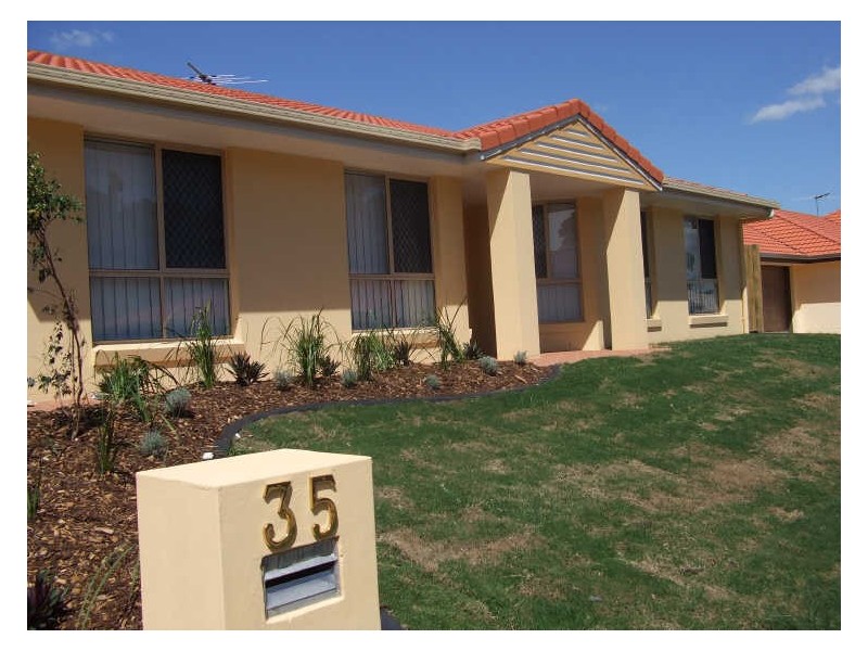 35 Michigan Crescent, Parkinson QLD 4115
