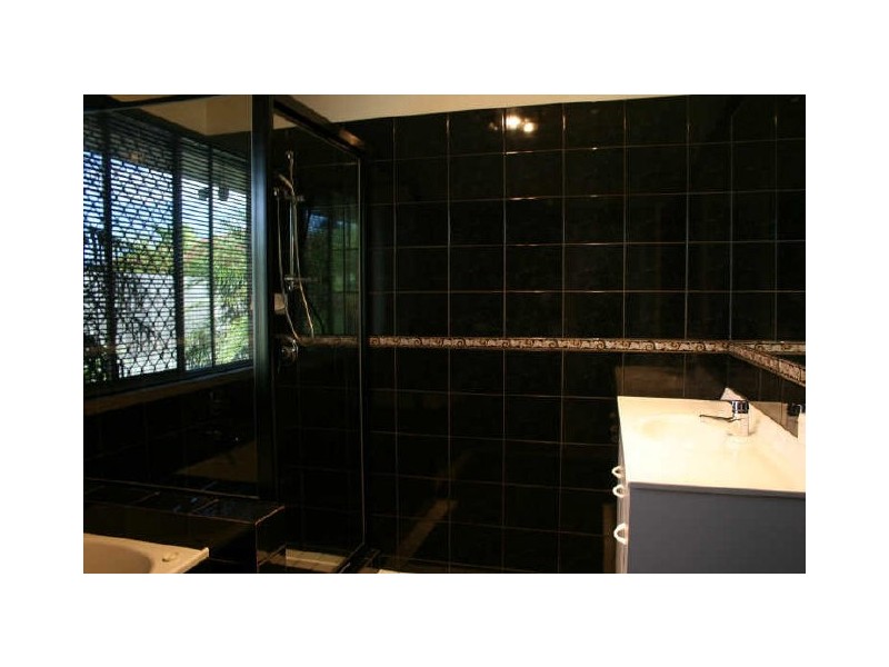 Parkinson QLD 4115