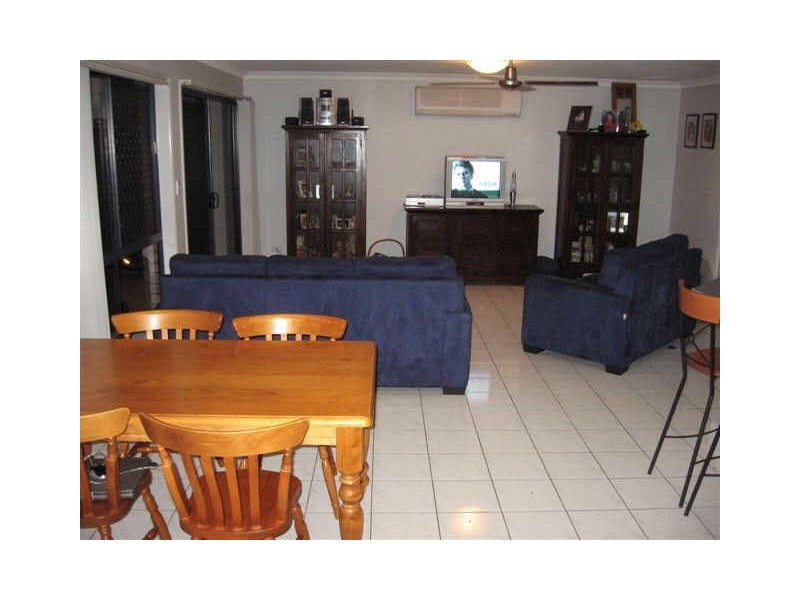 15 Hattah Place, Parkinson QLD 4115