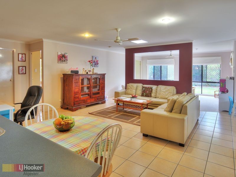 69 Oakview Street, Parkinson QLD 4115