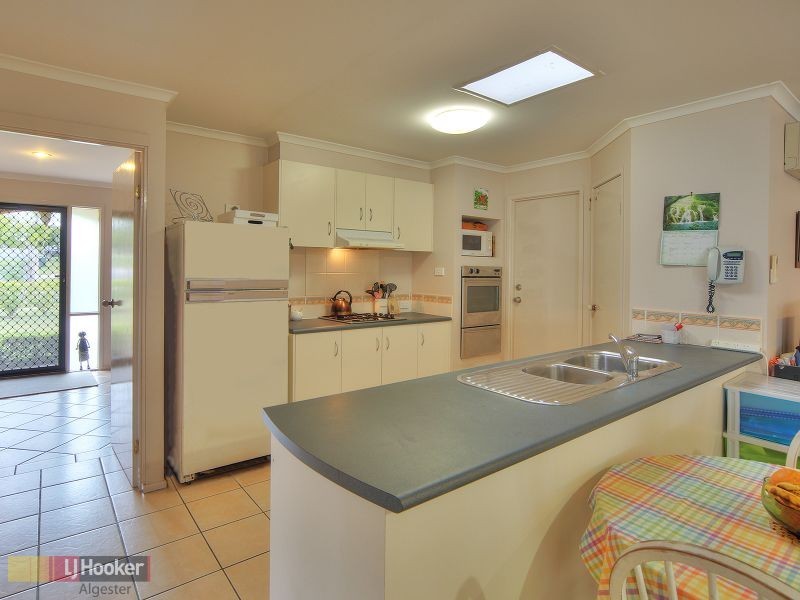 69 Oakview Street, Parkinson QLD 4115