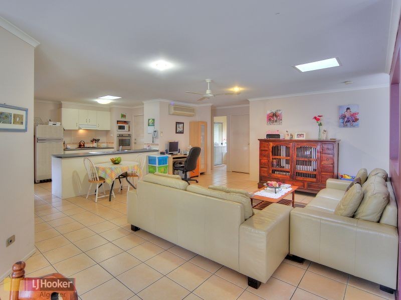 69 Oakview Street, Parkinson QLD 4115