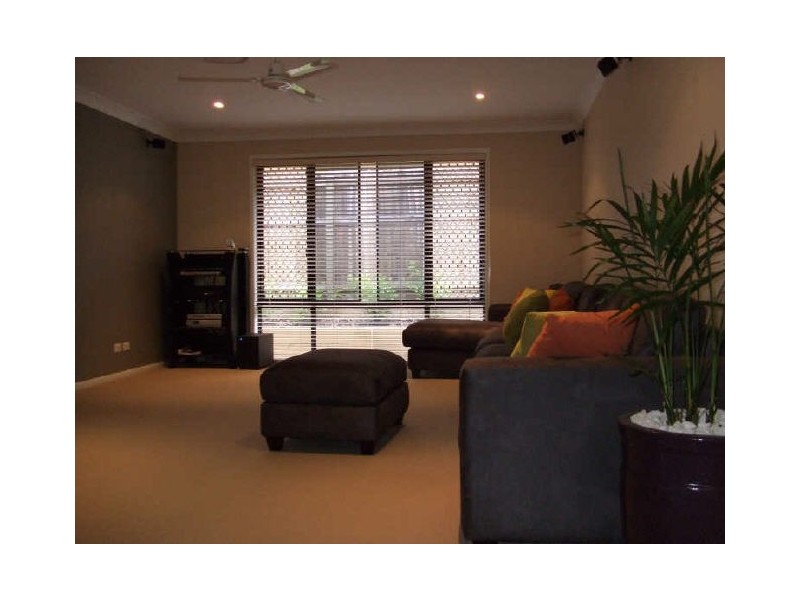 7 Lomond Place, Parkinson QLD 4115