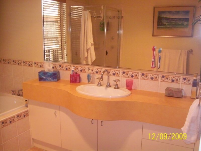 14 Swanbrook Place, Parkinson QLD 4115