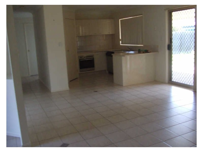 6 Yellowstone Street, Parkinson QLD 4115