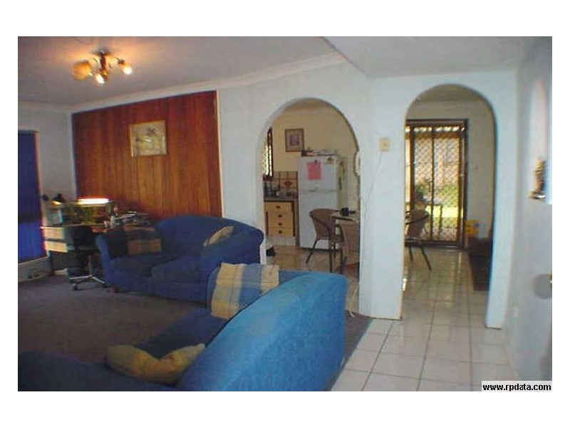 11 Nerine St, Kingston QLD 4114