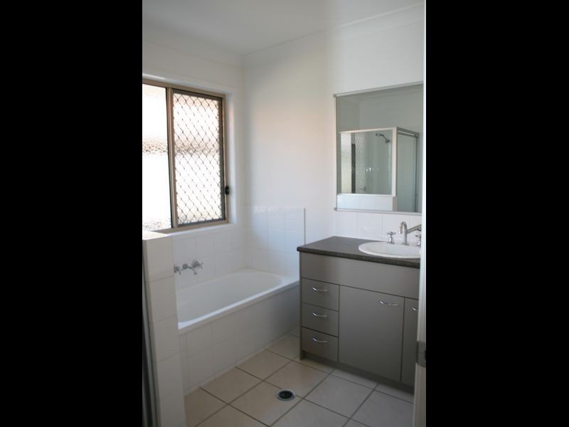 32 Freshwater Drive, Berrinba QLD 4117