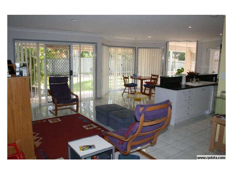 81 Bannockburn Crescent, Parkinson QLD 4115