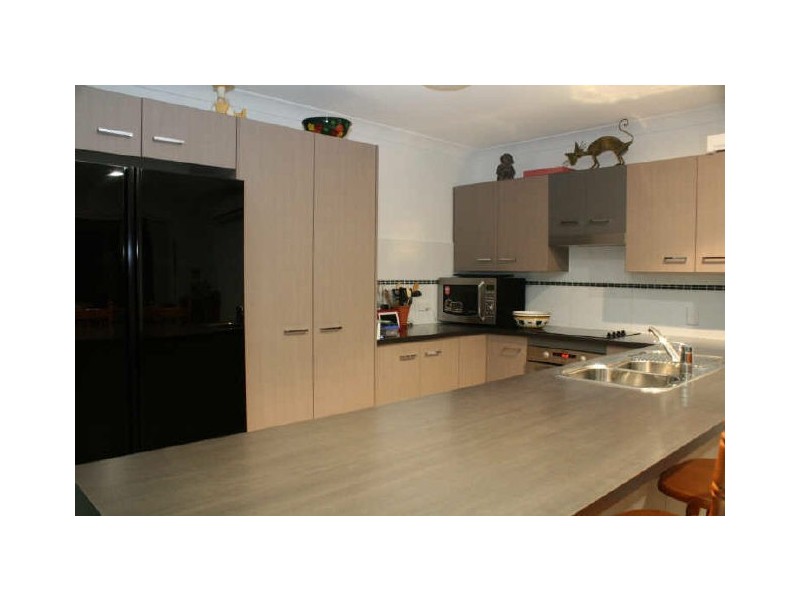 13 Yengo Street, Parkinson QLD 4115