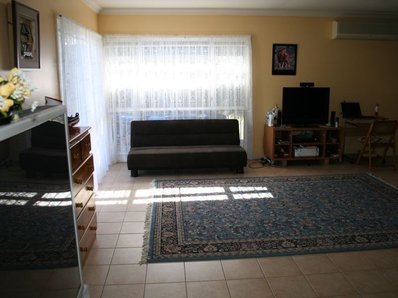 137 Glenfield St, Parkinson QLD 4115