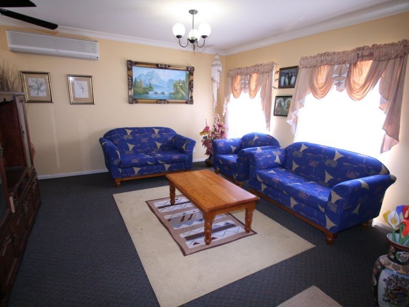 137 Glenfield St, Parkinson QLD 4115