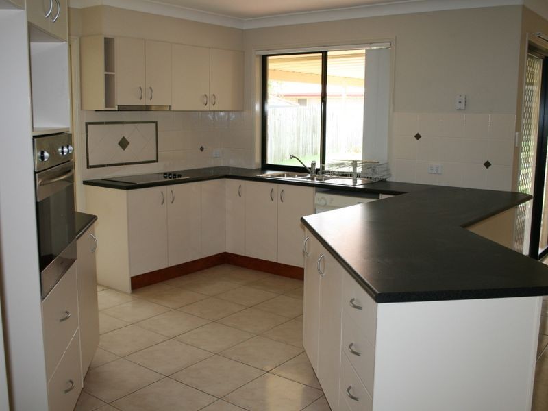 5 Watarrka Drive, Parkinson QLD 4115