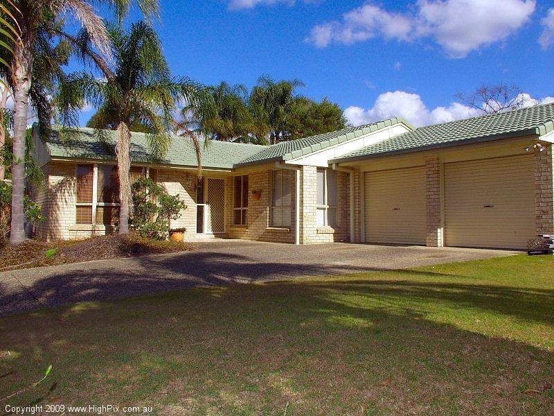 72 Bannockburn Cres, Parkinson QLD 4115