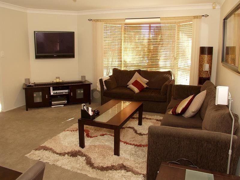 72 Bannockburn Cres, Parkinson QLD 4115