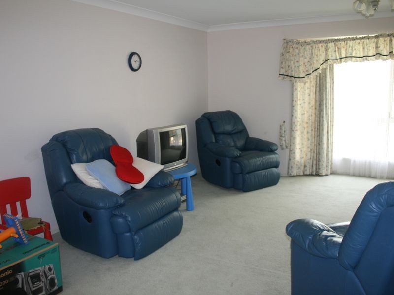 5 Avondale Cres, Parkinson QLD 4115
