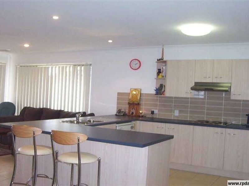 30 Goongarrie Cres, Parkinson QLD 4115