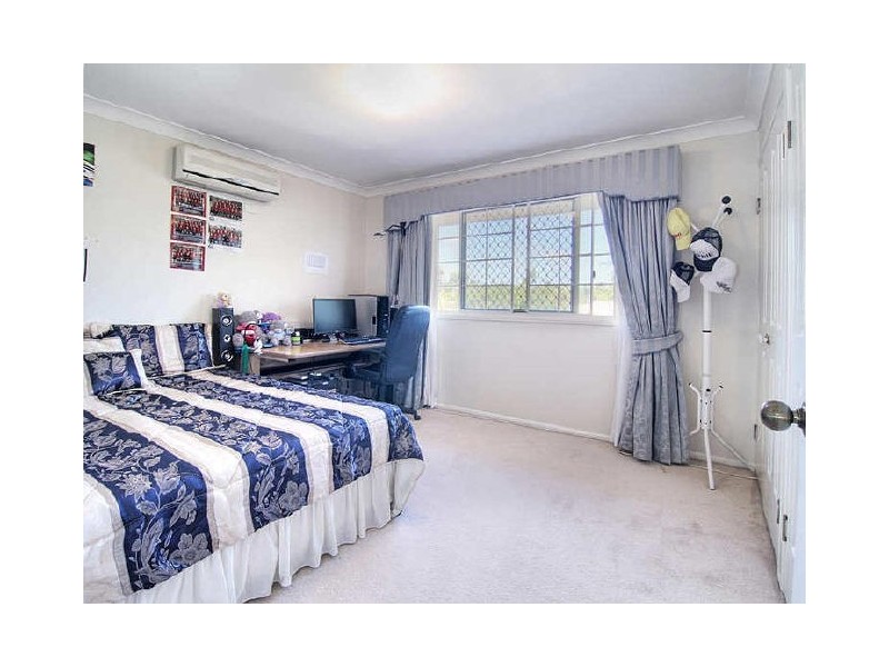 5 Springfield Crescent, Parkinson QLD 4115
