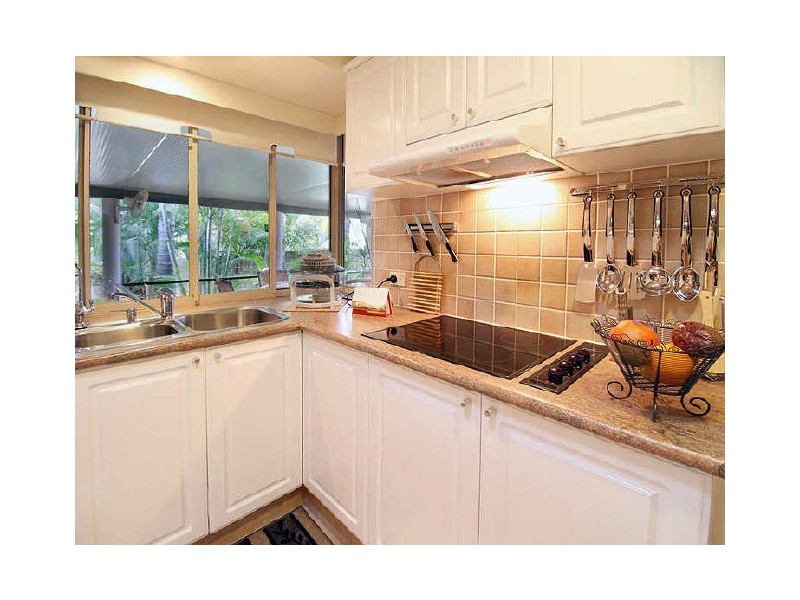 11 Casuarina Crescent, Calamvale QLD 4116