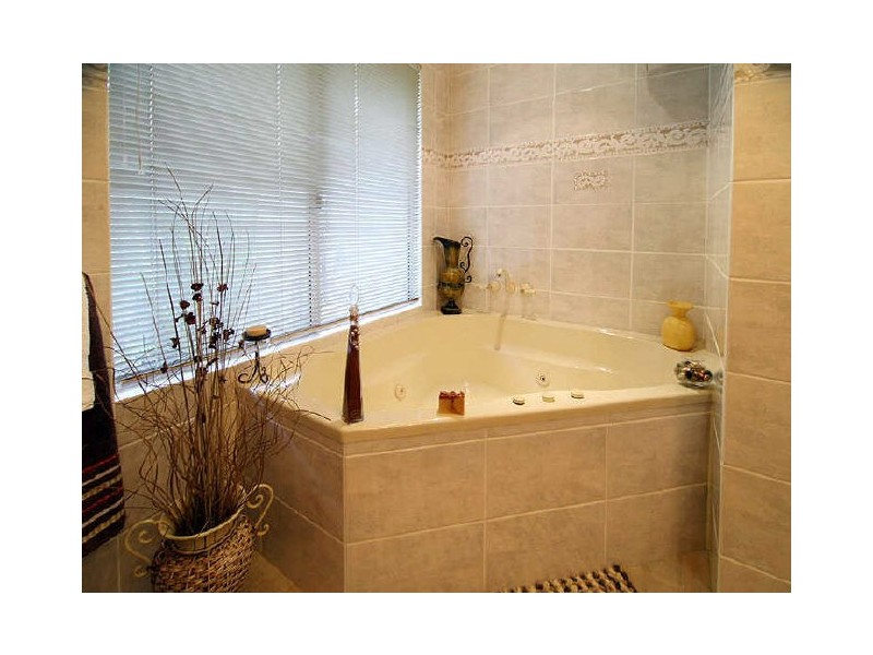 11 Casuarina Crescent, Calamvale QLD 4116