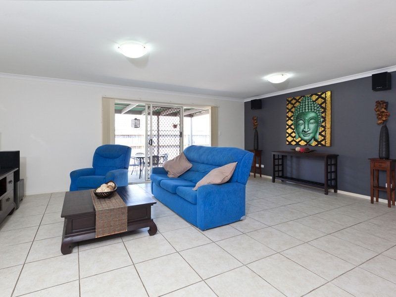 86 Watarrka Drive, Parkinson QLD 4115