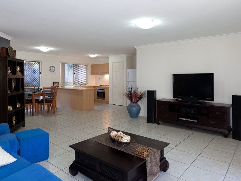 86 Watarrka Drive, Parkinson QLD 4115