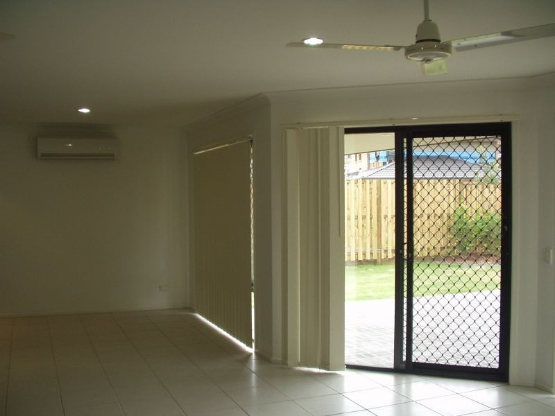 13 Yengo  Street, Parkinson QLD 4115