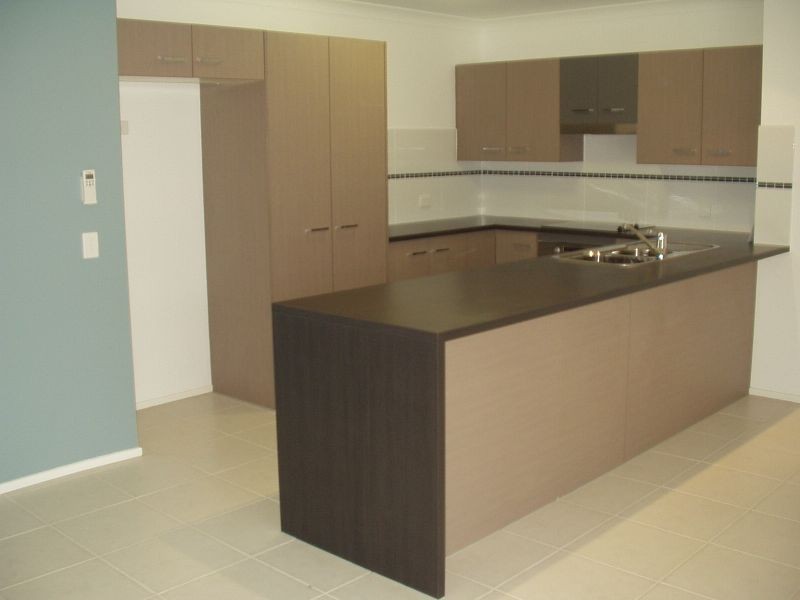 13 Yengo  Street, Parkinson QLD 4115